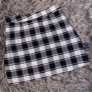 Vintage checkered skirt 🤍3 for $12